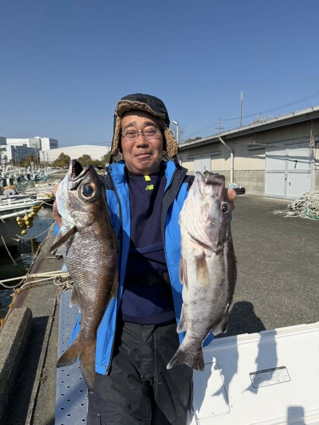 アラ・クロムツ