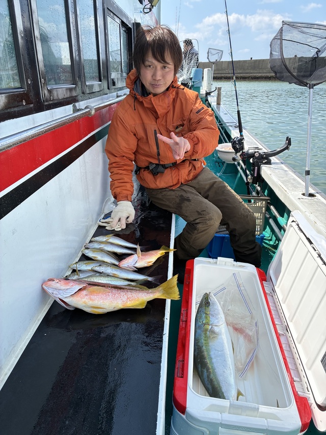 マアジ・ブリ・ヨコスジフエダイ