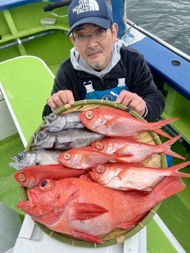 ムツ・キンメ(キンメダイ)・ベニアコウ(オオサガ)