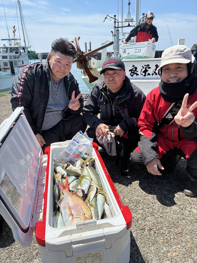 マダイ・マアジ