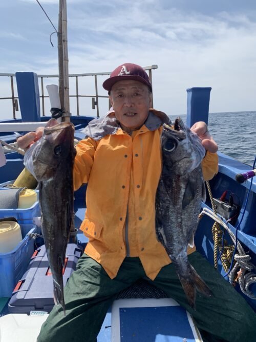 アラ・クロムツ