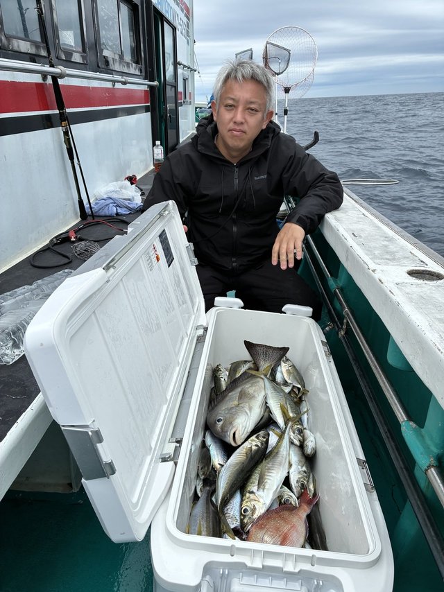 マダイ・マアジ