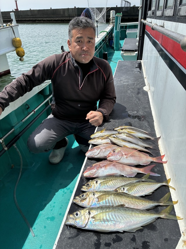 マダイ・マアジ