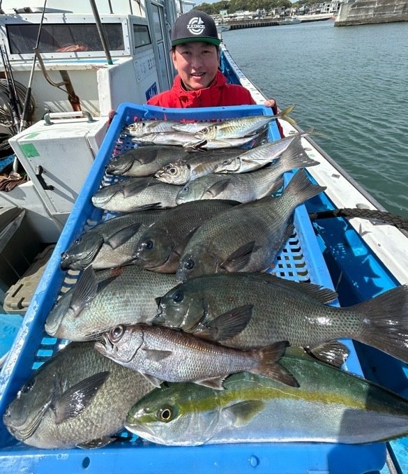 メジナ・マアジ・イナダ(ブリ)・クロムツ