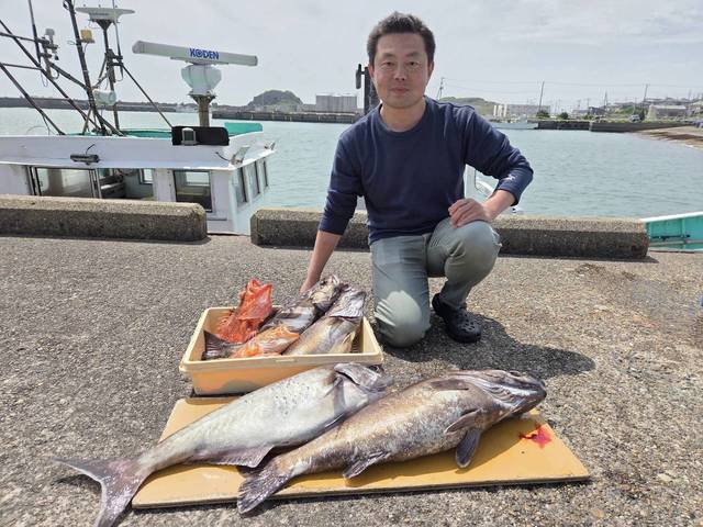 アラ