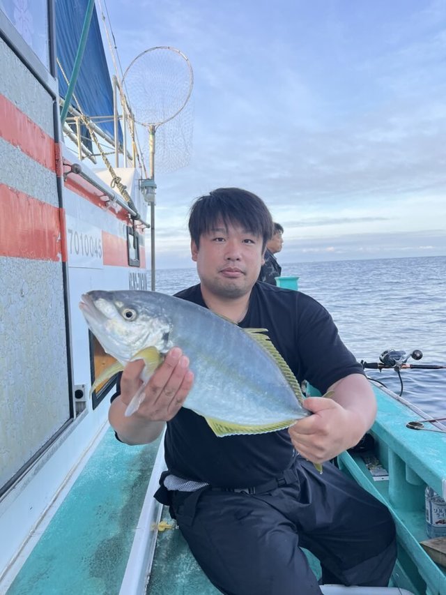 シマアジ