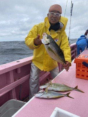 シマアジ