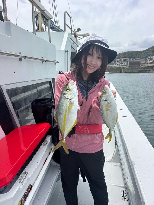 シマアジ