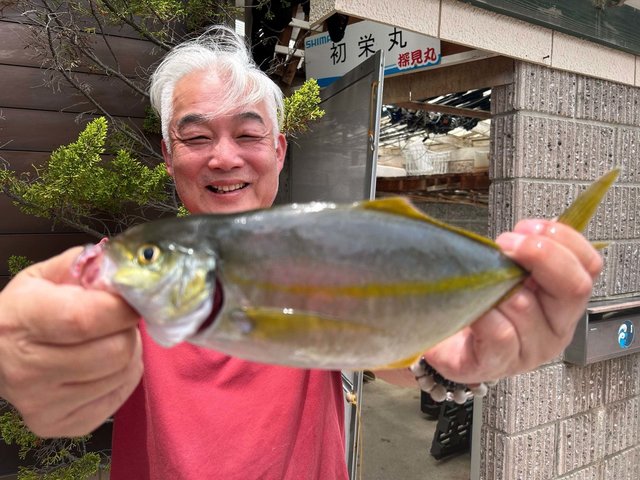 シマアジ