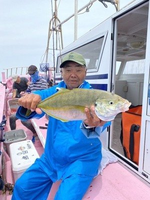 シマアジ