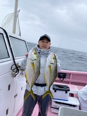 シマアジ