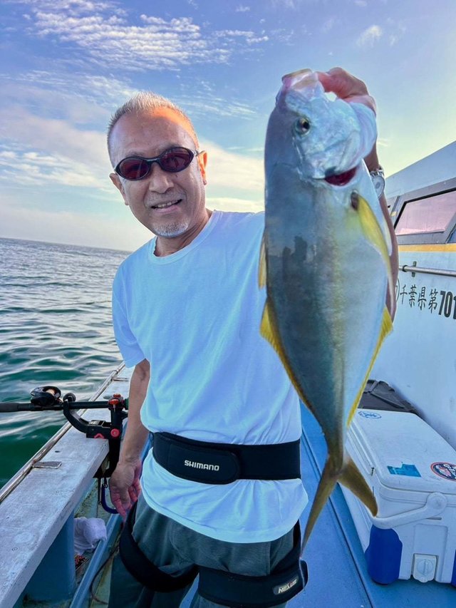 シマアジ