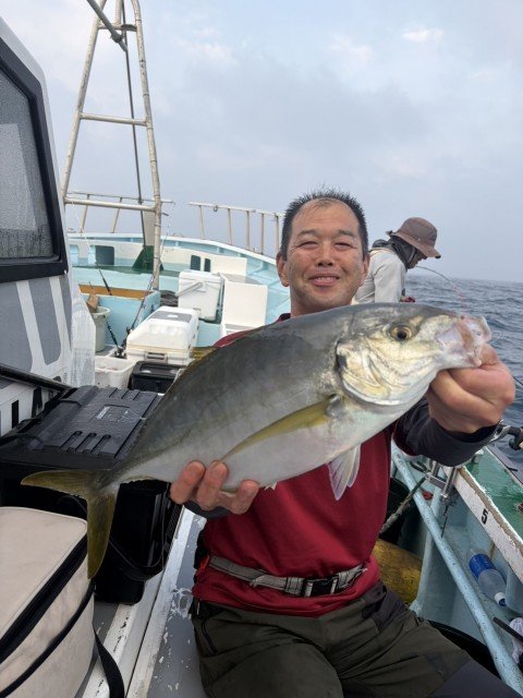 シマアジ