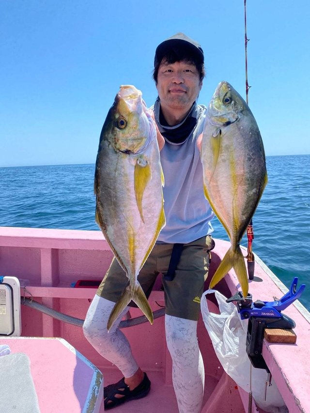 シマアジ