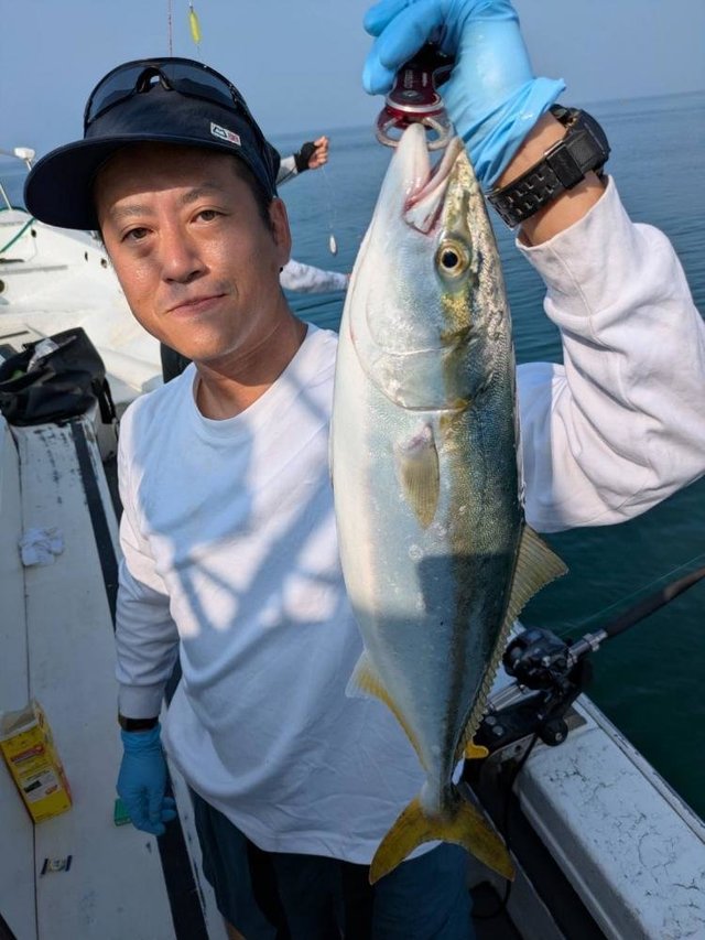 イナダ(ブリ)