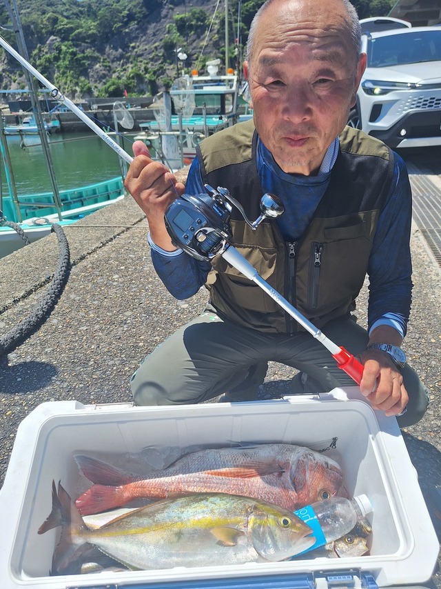 シマアジ