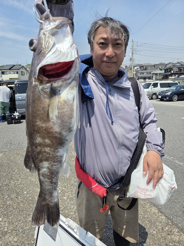 アラ