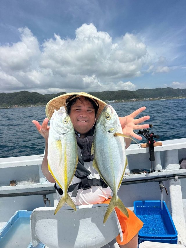 シマアジ