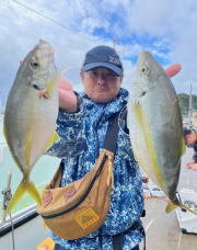 シマアジ