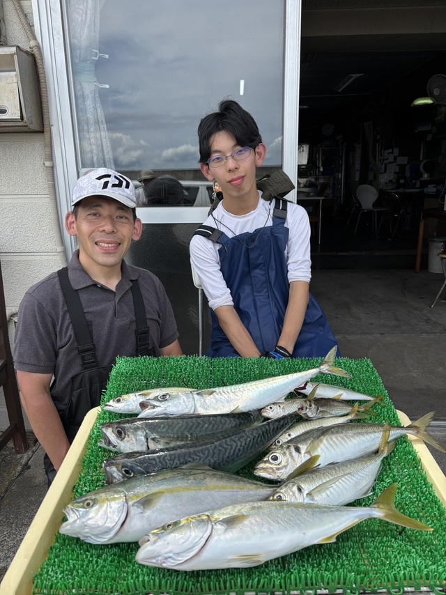 アジ(マアジ)・イナダ(ブリ)