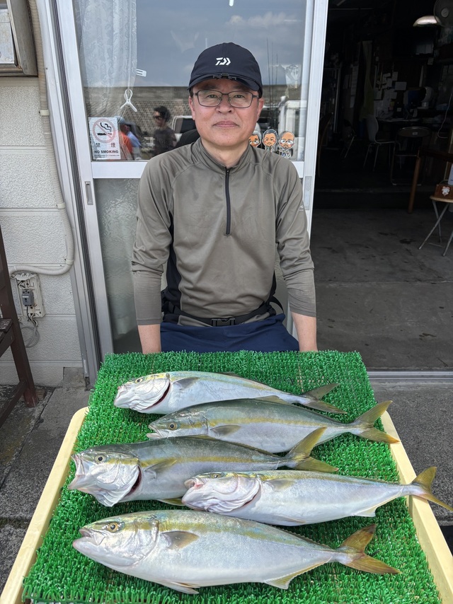 イナダ(ブリ)