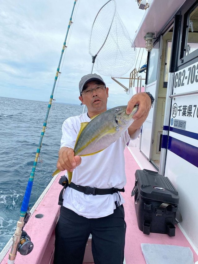 シマアジ