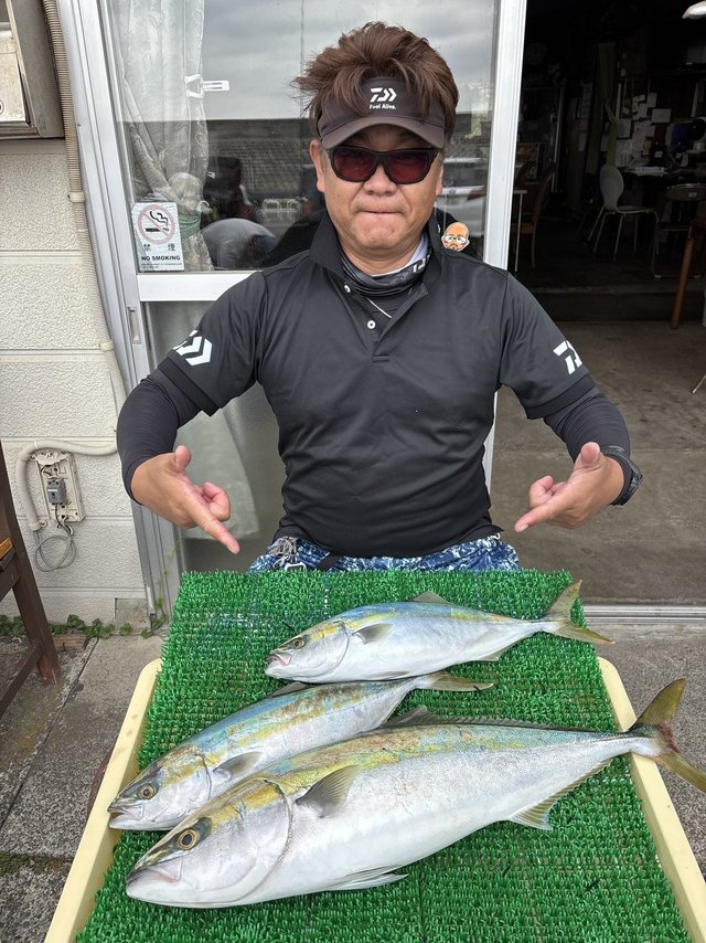 イナダ(ブリ)・ワラサ(ブリ)