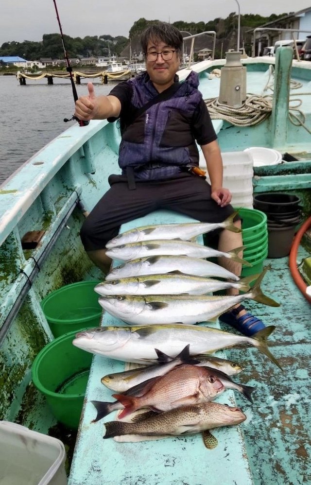 マダイ・オオモンハタ・ワラサ(ブリ)・イサキ