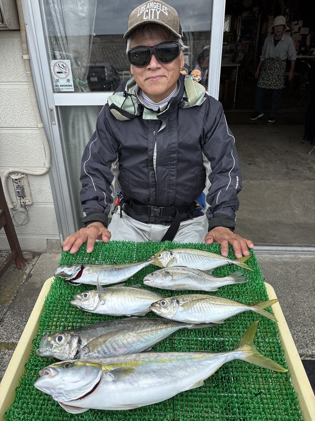 アジ(マアジ)・イナダ(ブリ)
