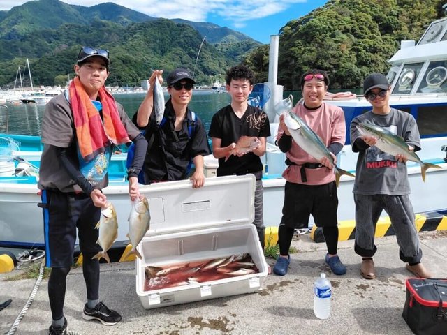 オオモンハタ・アジ(マアジ)・ショゴ(カンパチ)・ソウダガツオ(ヒラソウダ)・イナワラ(ブリ)