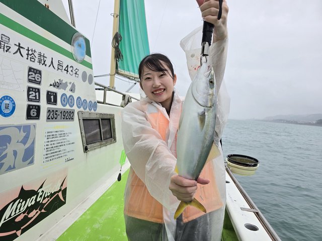 イナダ(ブリ)