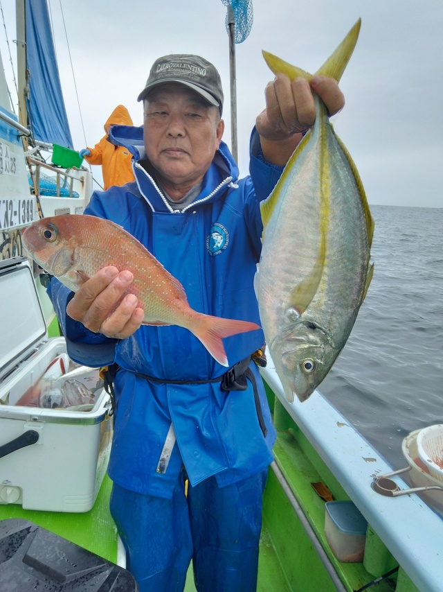 シマアジ