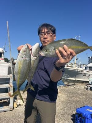 シマアジ