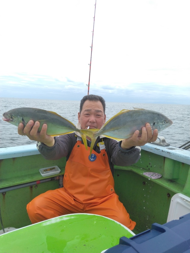 シマアジ