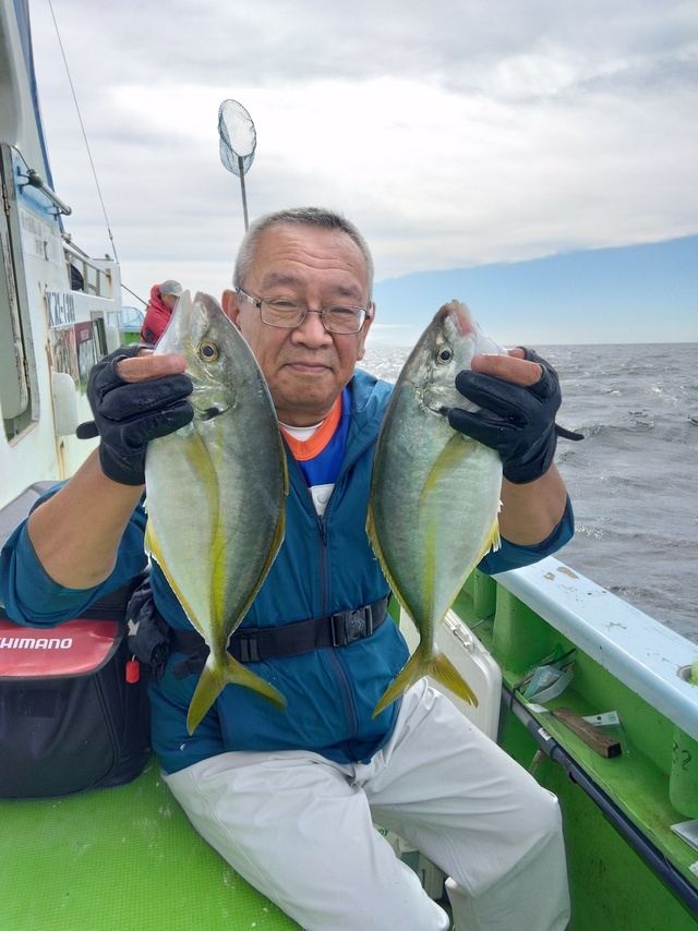 シマアジ