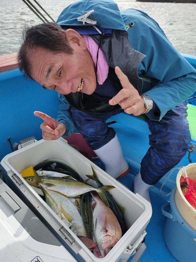 マダイ・イナダ(ブリ)