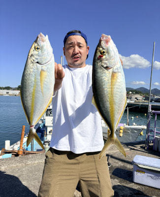 シマアジ