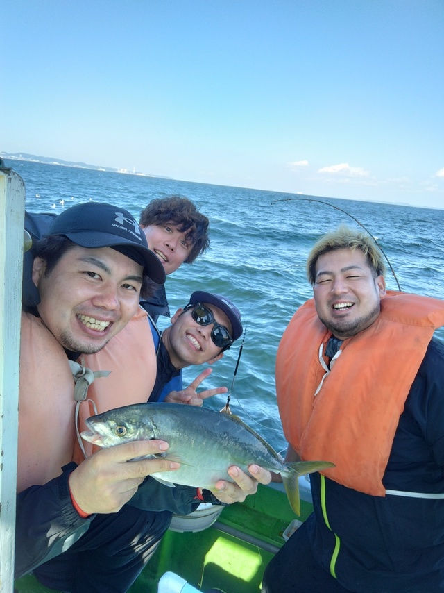 シマアジ