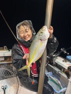 シマアジ