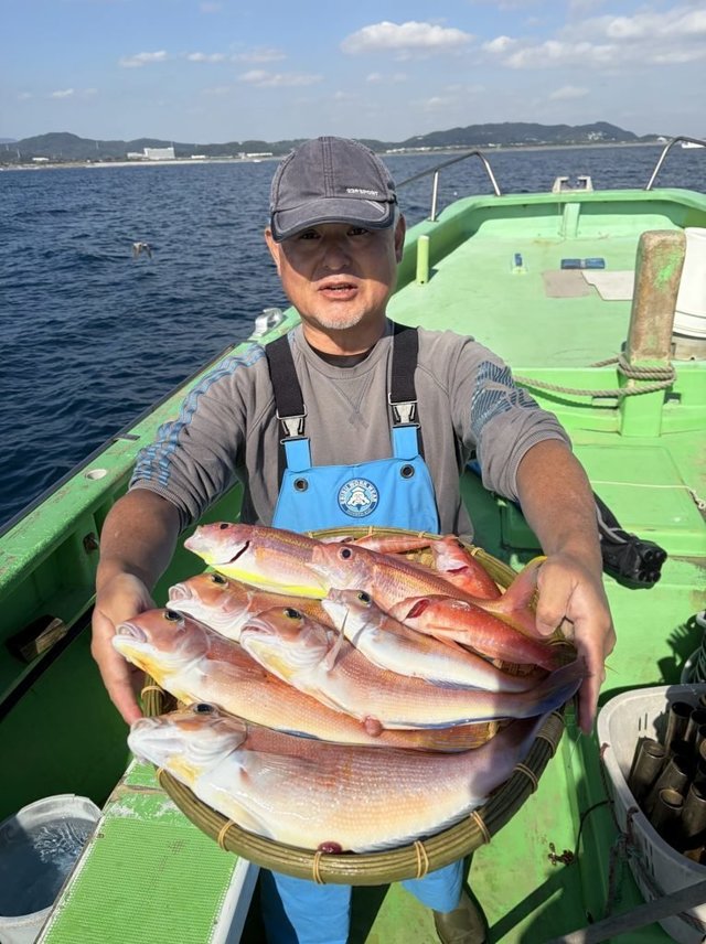 アマダイ(アカアマダイ)・イトヨリ(イトヨリダイ)