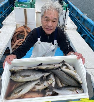 クチブトメジナ