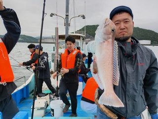 シロアマダイ