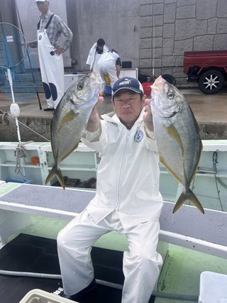 シマアジ