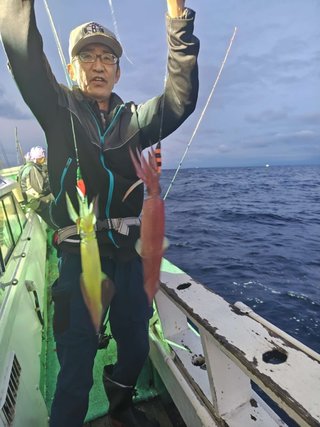 シロイカ