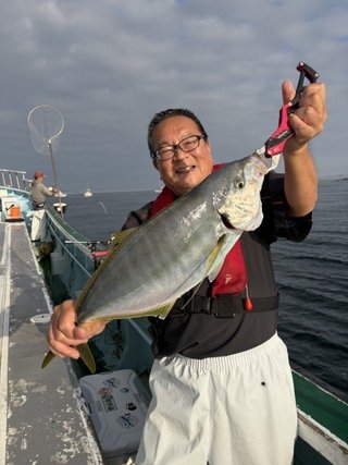 シマアジ