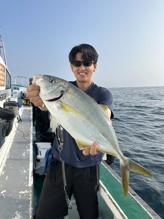 シマアジ