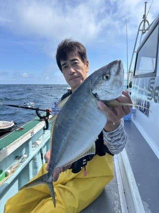 シマアジ