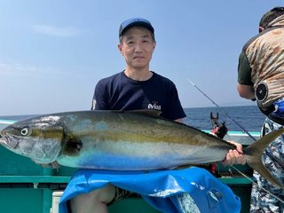 シマアジ