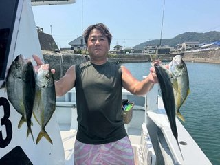 シマアジ