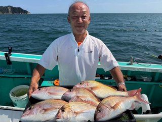 シマアジ